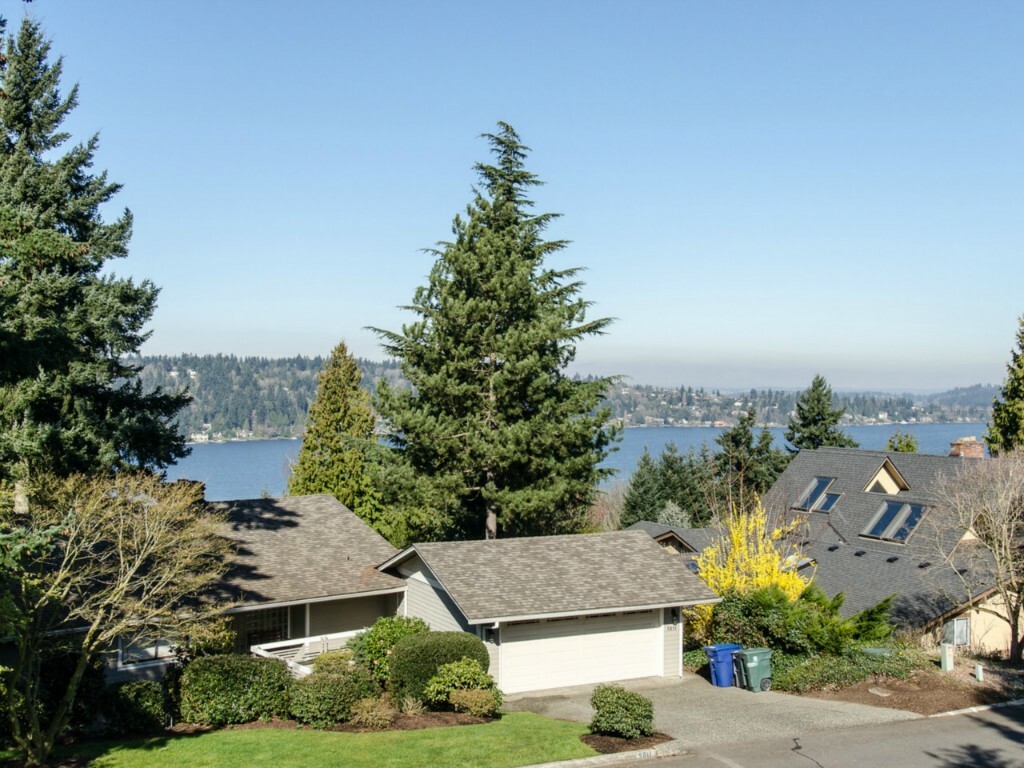 Property Photo:  5812 111th Ave SE  WA 98006 