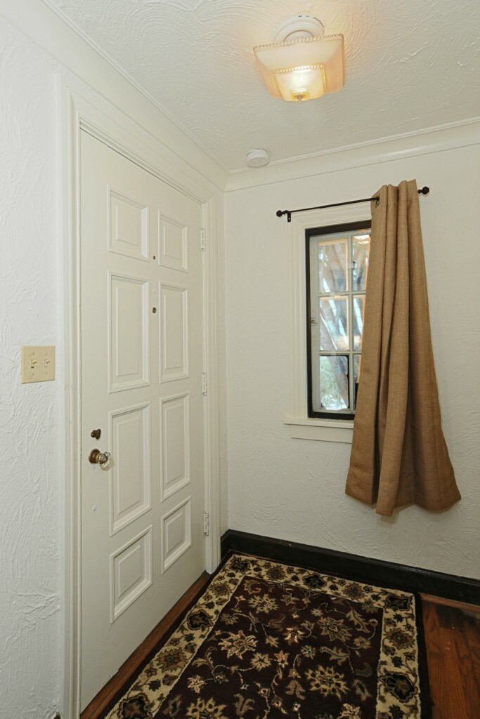 Property Photo: 5009 22nd Ave NE WA 98105
