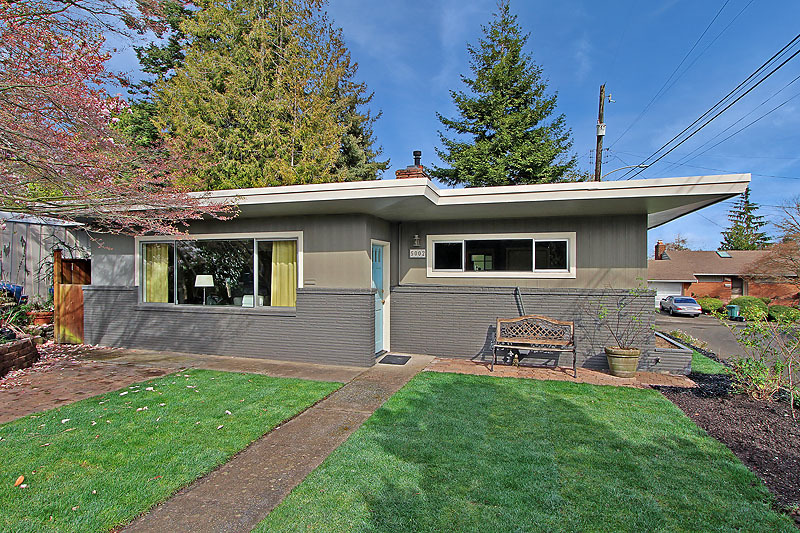 Property Photo:  5002 SW Prince St  WA 98116 