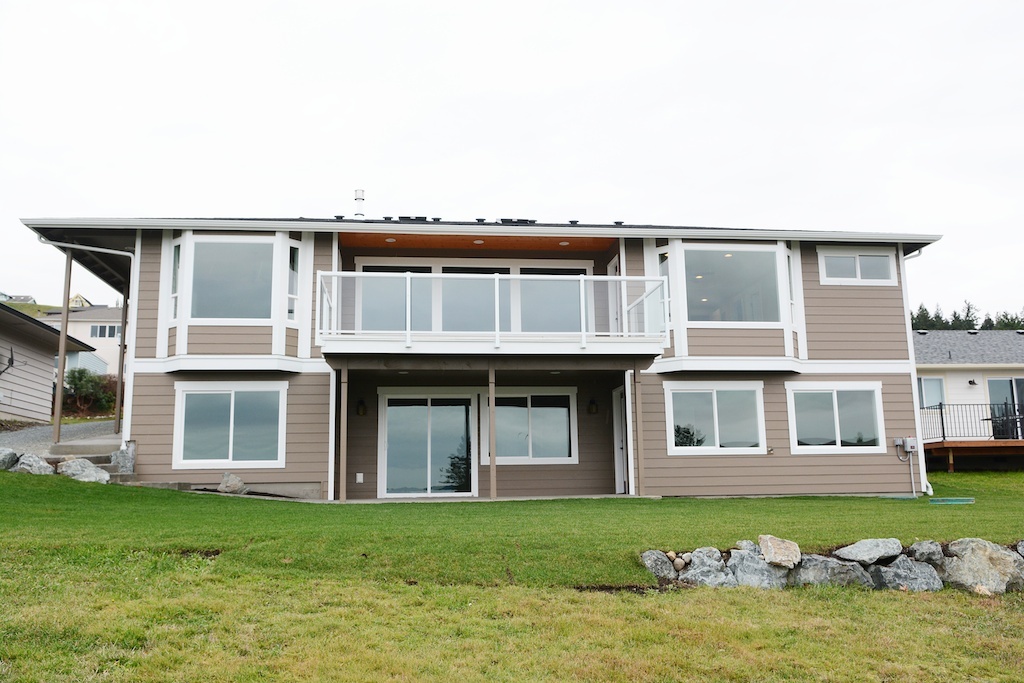 Property Photo:  215 Burke Dr  WA 98282 