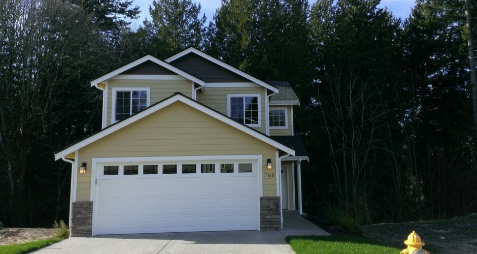 Property Photo:  750 Courage Ct SE  WA 98366 