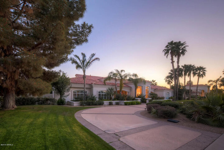 Property Photo:  8624 N 64th Place  AZ 85253 