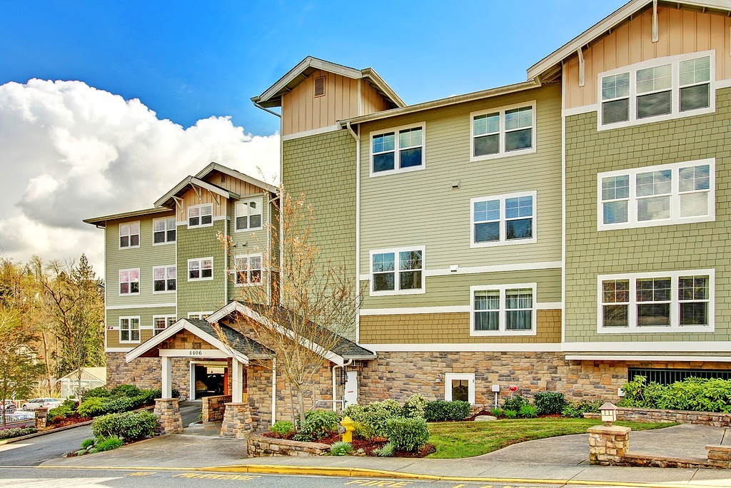 Property Photo: 4406 Providence Point Place SE 108 WA 98029