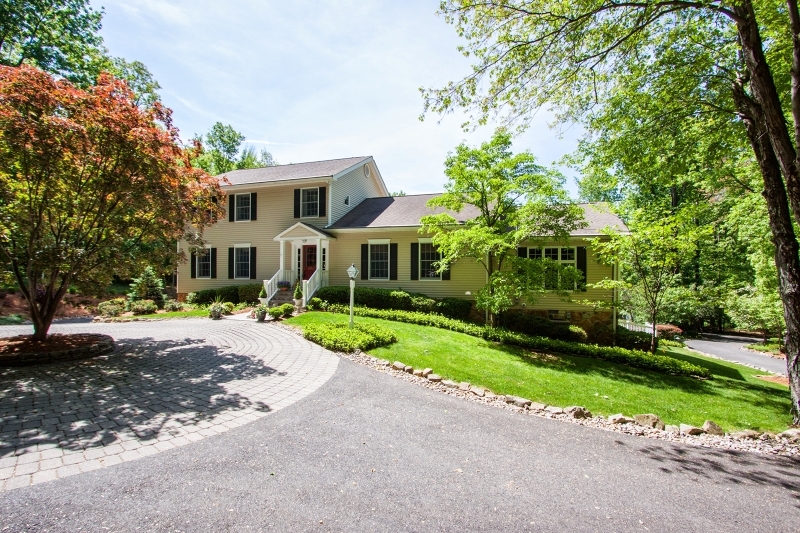 Property Photo:  23 Schoolhouse Ln  NJ 07945 