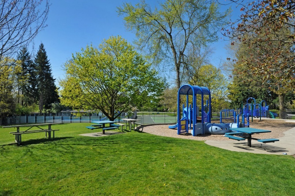 Property Photo: 12320 SE 23rd Place WA 98005