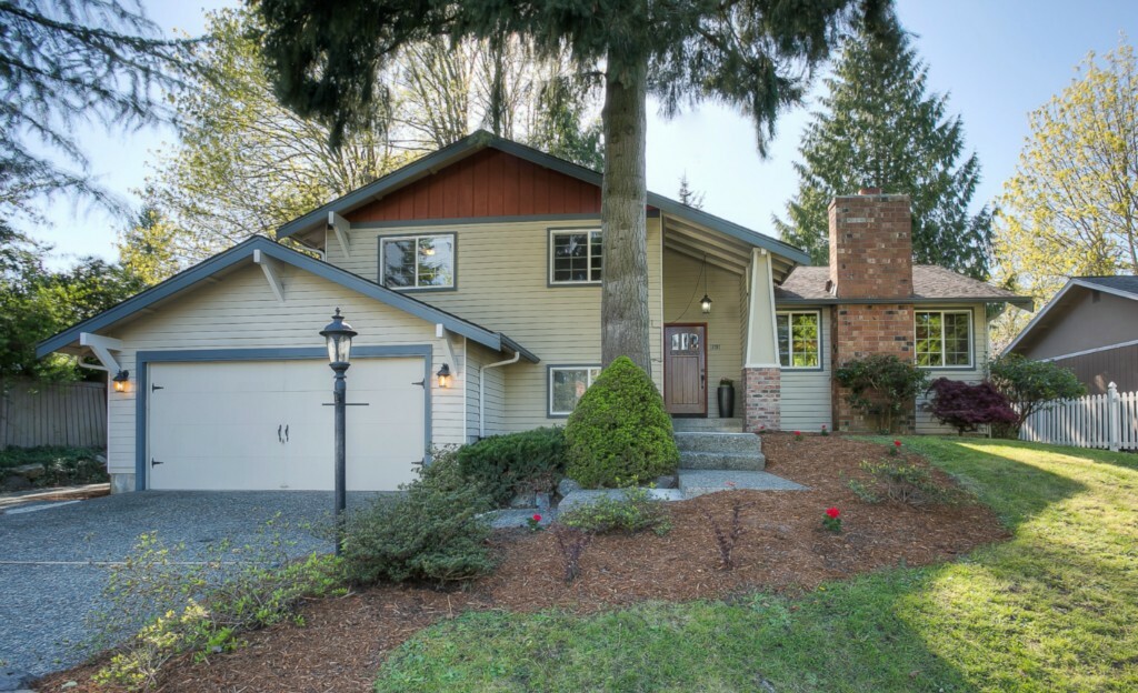 Property Photo:  15707 129th Place SE  WA 98058 