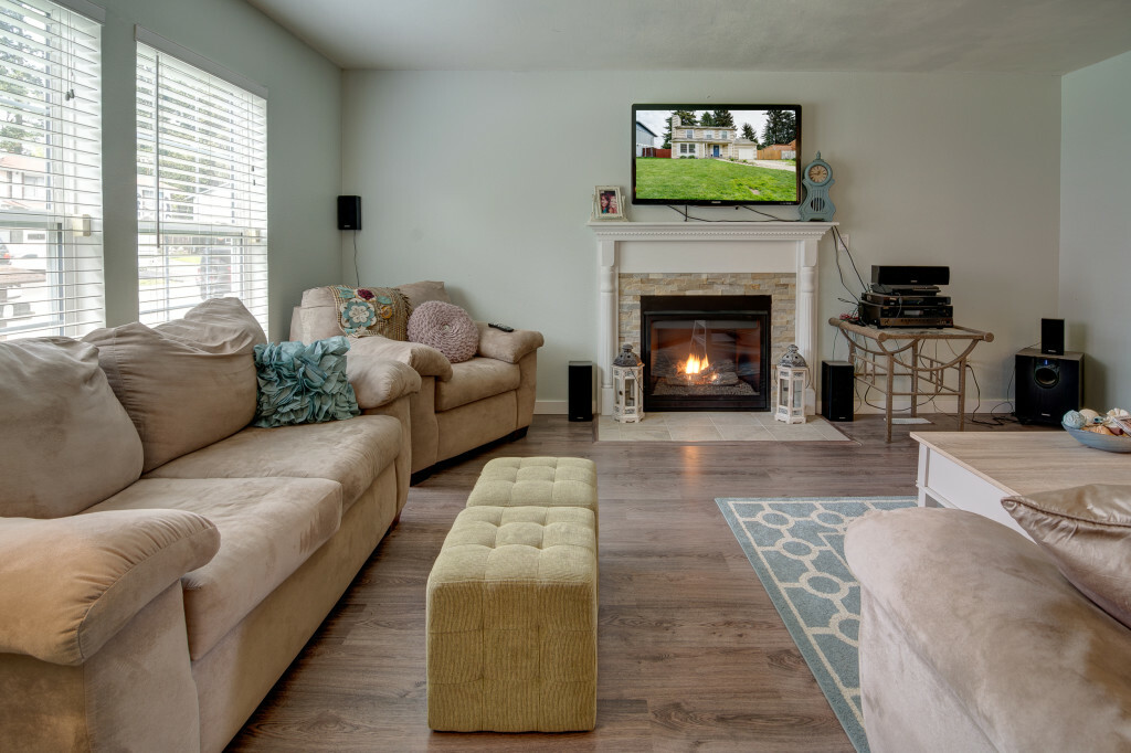 Property Photo: 33338 40th Ave SW WA 98023