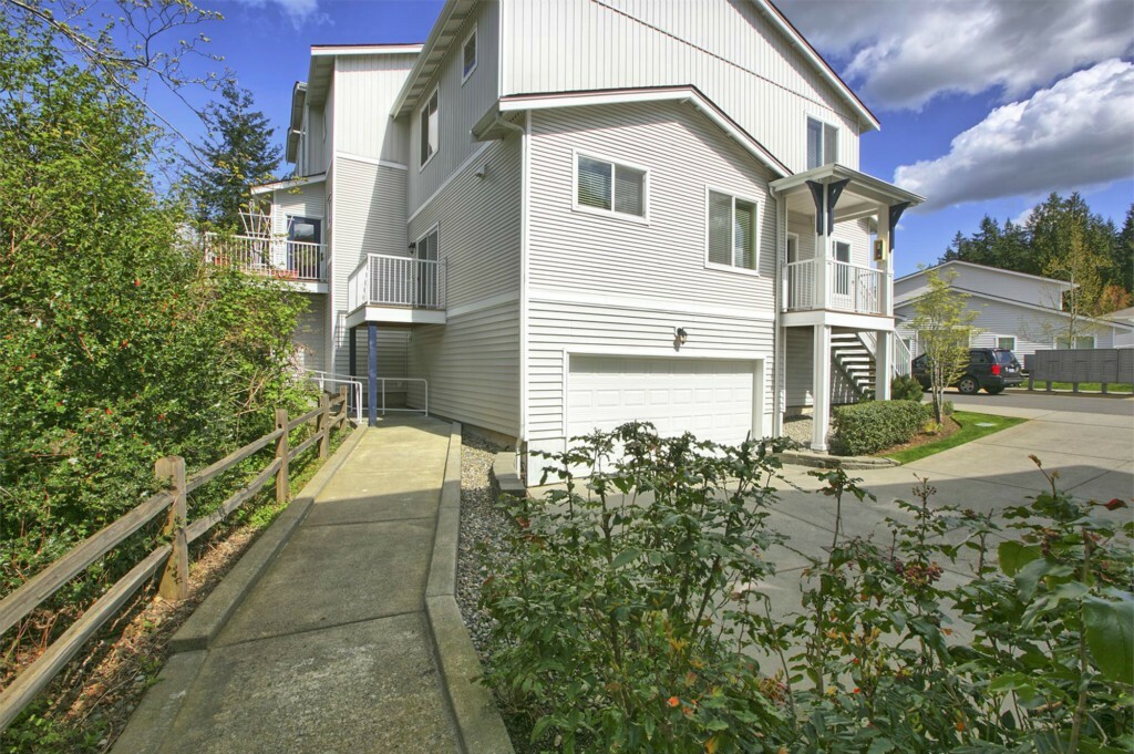 Property Photo: 14915 38th Dr SE 1117 WA 98012