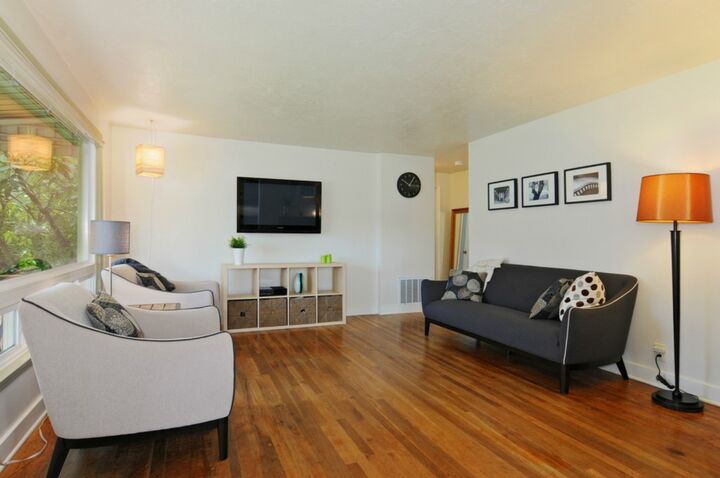 Property Photo:  847 NE 189th St  WA 98155 