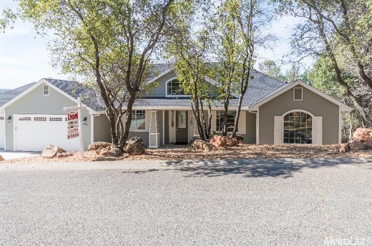 Property Photo:  1510 Sean  CA 95667 