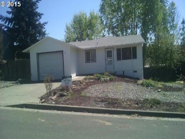 Property Photo: 466 Corona Loop Rd OR 97470
