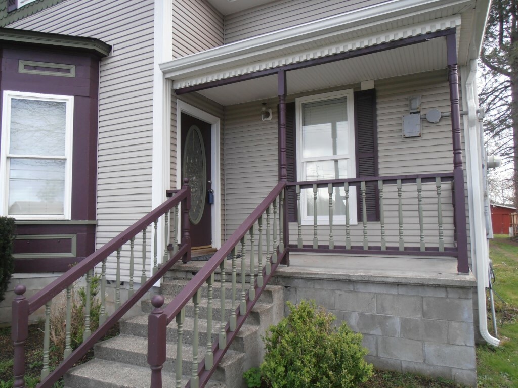 Property Photo:  1308 N Pearl St  WA 98531 