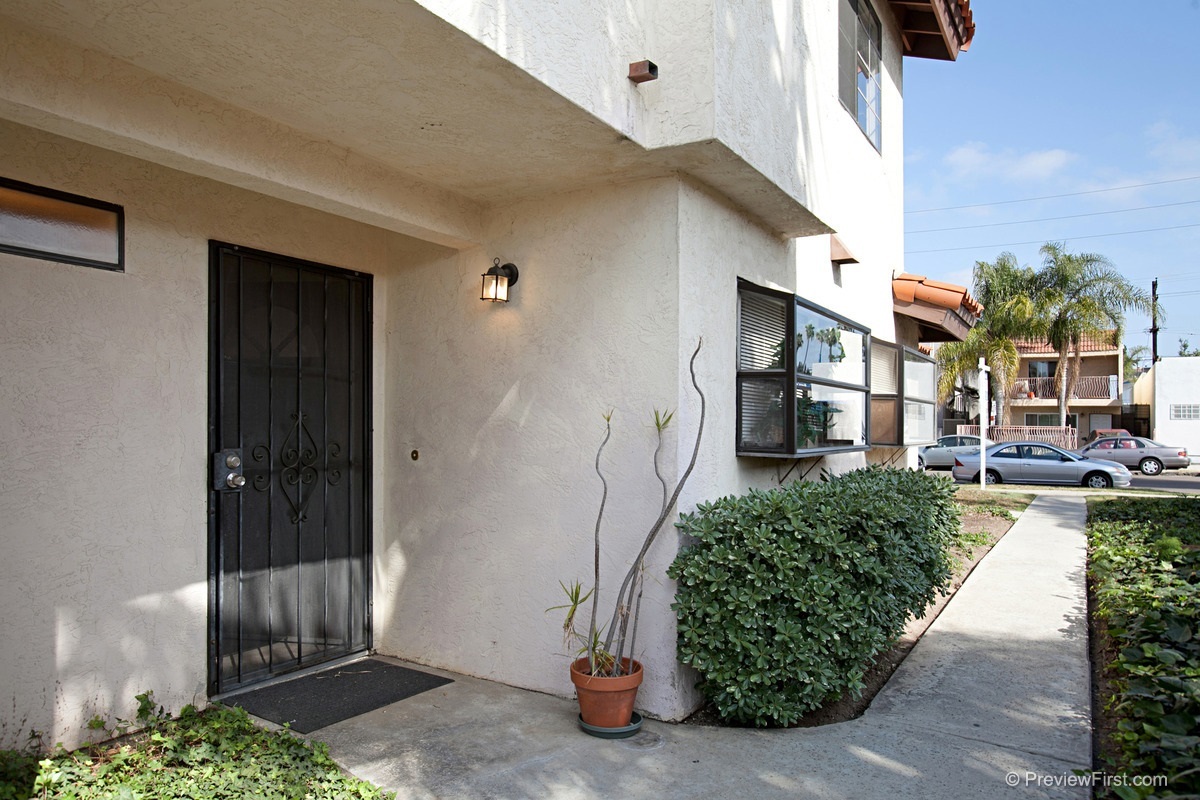 Property Photo:  1857 Hornblend St B  CA 92109 