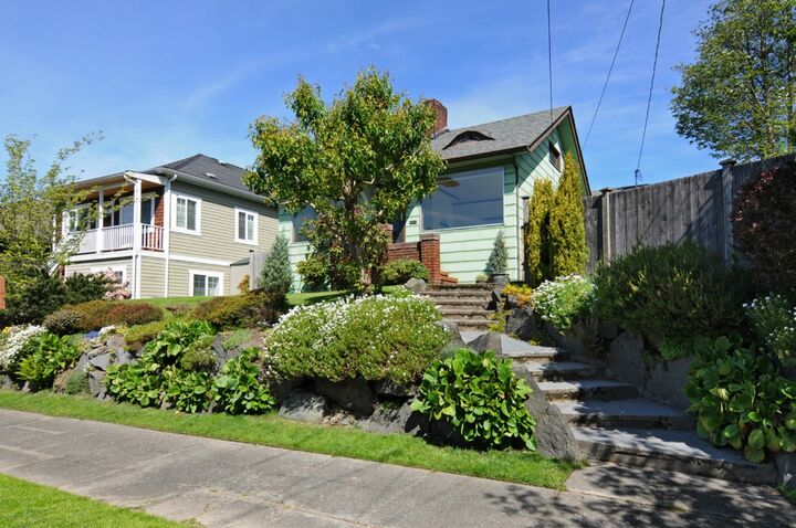 Property Photo: 720 N 76th St WA 98103