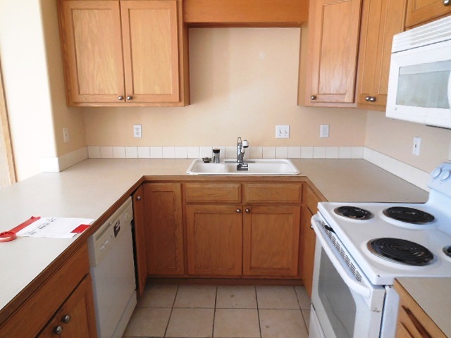 Property Photo: 15633 44th Ave W B3 WA 98087