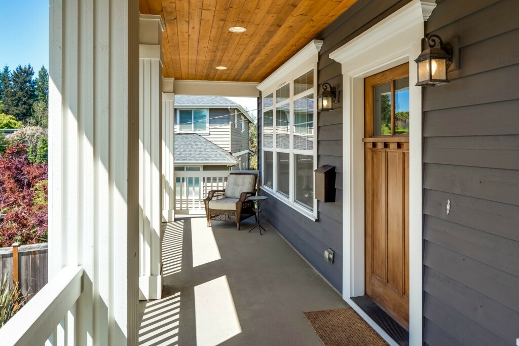Property Photo: 2916 W Mansell St WA 98199