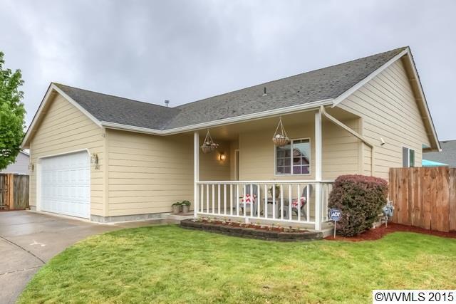 Property Photo: 4942 Manning Dr NE OR 97305