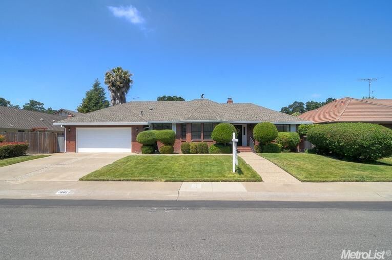 Property Photo: 7686 River Ranch Way CA 95831