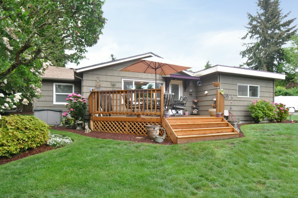 Property Photo:  3904 Sunset Dr W  WA 98466 