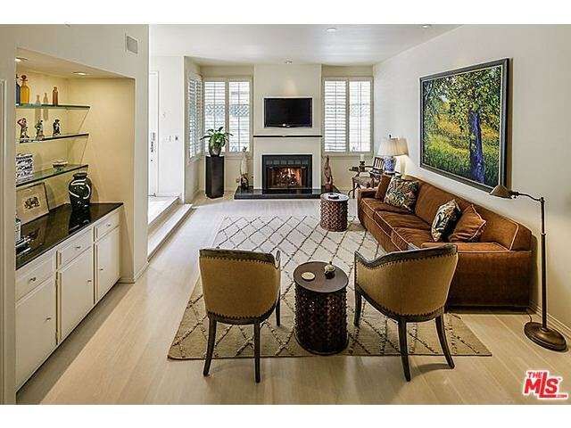 Property Photo:  914 N Kings Rd 1  CA 90069 