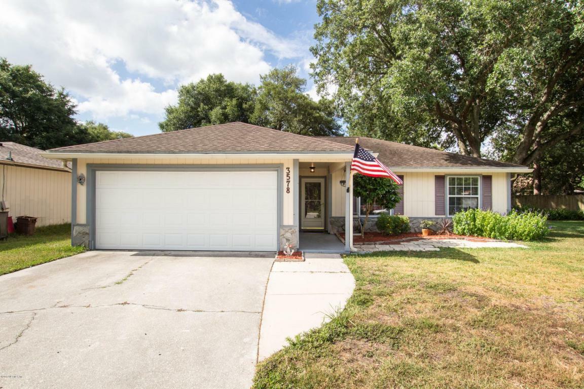 Property Photo: 3578 Lumberjack Circle S FL 32223