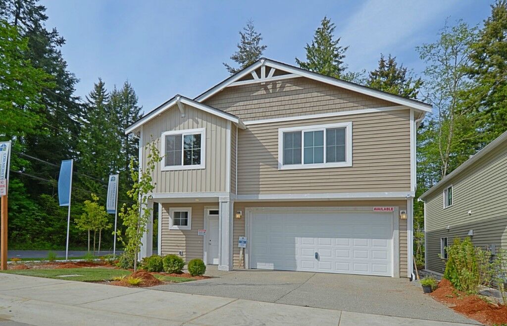 Property Photo:  915 137th Place SW 22  WA 98204 