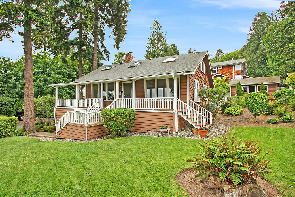 Property Photo:  9804 49th Ave SW  WA 98136 