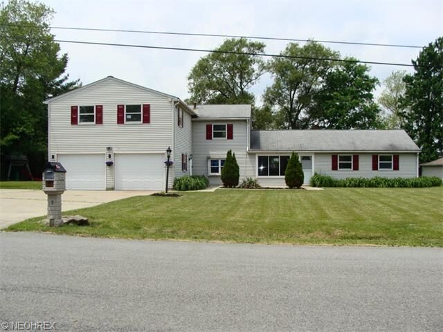 Property Photo:  568 David Drive  OH 44241 