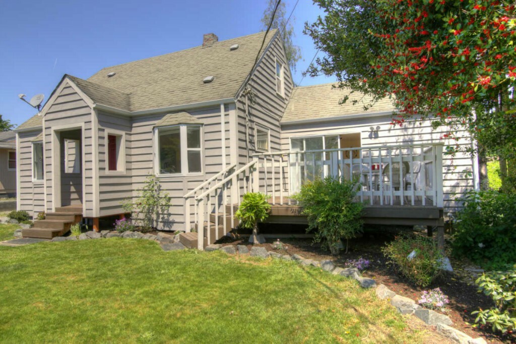 Property Photo:  209 107th St SW  WA 98204 