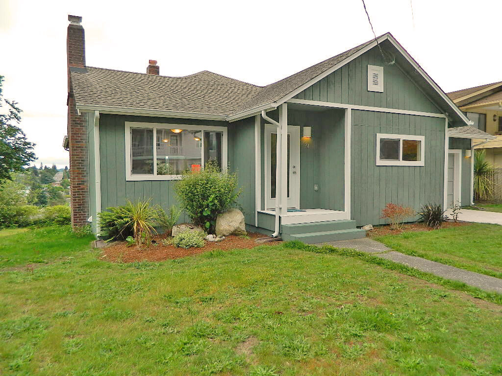 Property Photo:  134 N Lafayette Avenue  WA 98312 