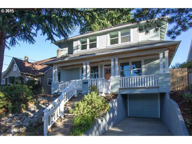 Property Photo: 4160 NE Royal Ct OR 97232