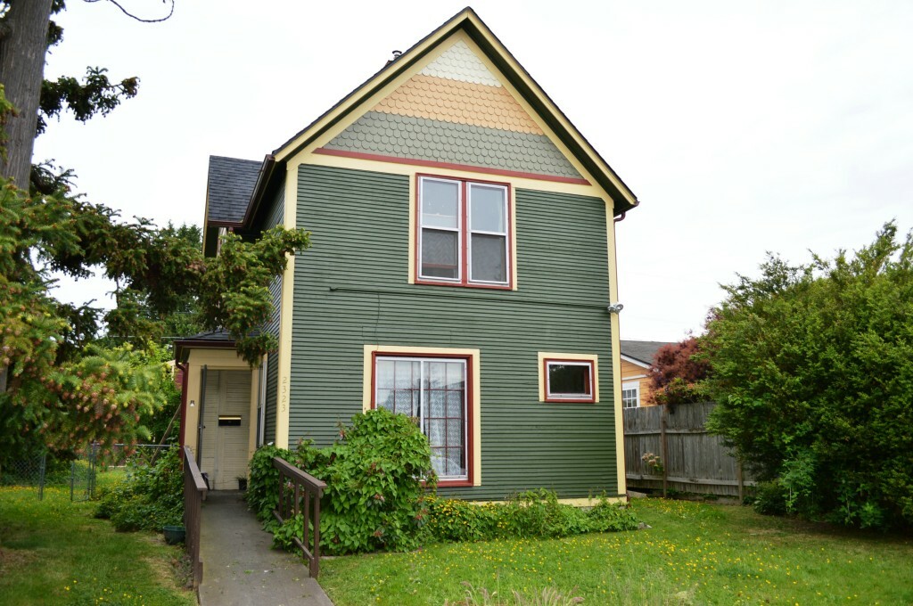 Property Photo:  2323 Elizabeth St  WA 98225 