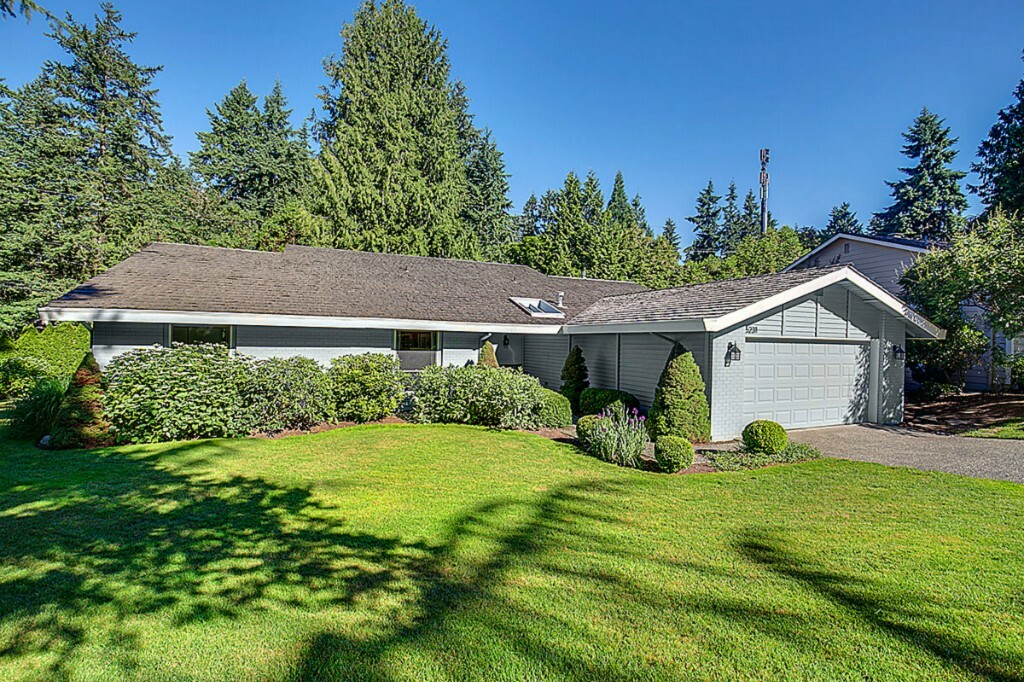 Property Photo: 5231 90th Ave SE WA 98040