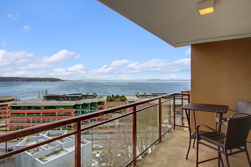Property Photo:  500 5th Ave W 704  WA 98119 
