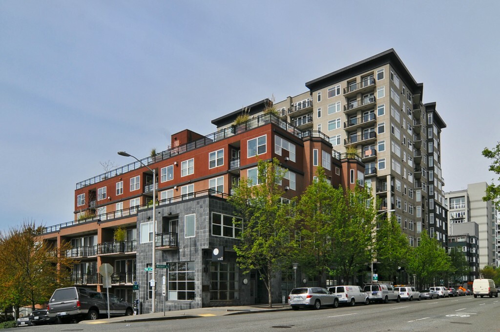 Property Photo:  2607 Western Ave 410  WA 98121 