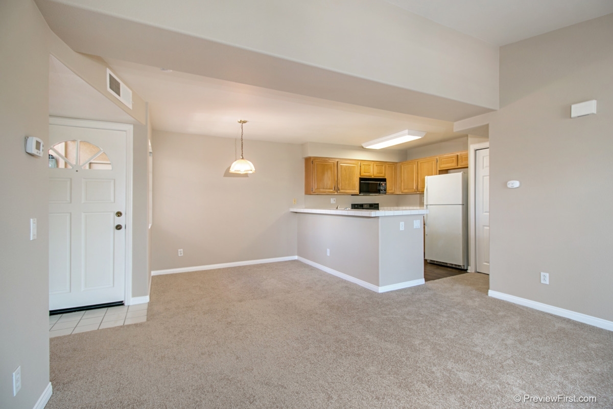 Property Photo: 3110 Sello Ln 70 CA 92009