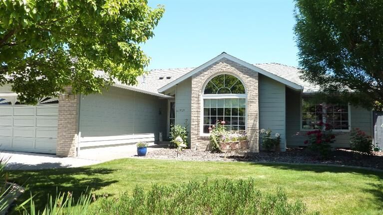 Property Photo:  1439 Yellowstone Avenue  OR 97504