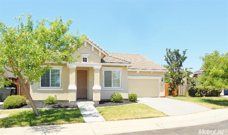 Property Photo: 400 Forastera Circle CA 95834