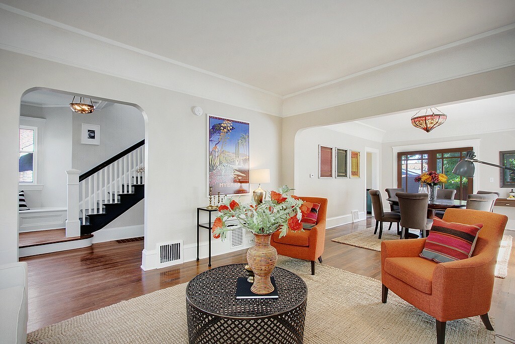 Property Photo: 917 N 49th St WA 98103