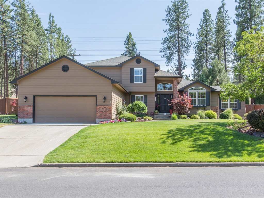 Property Photo:  3 W Elcliff Ave  WA 99218 