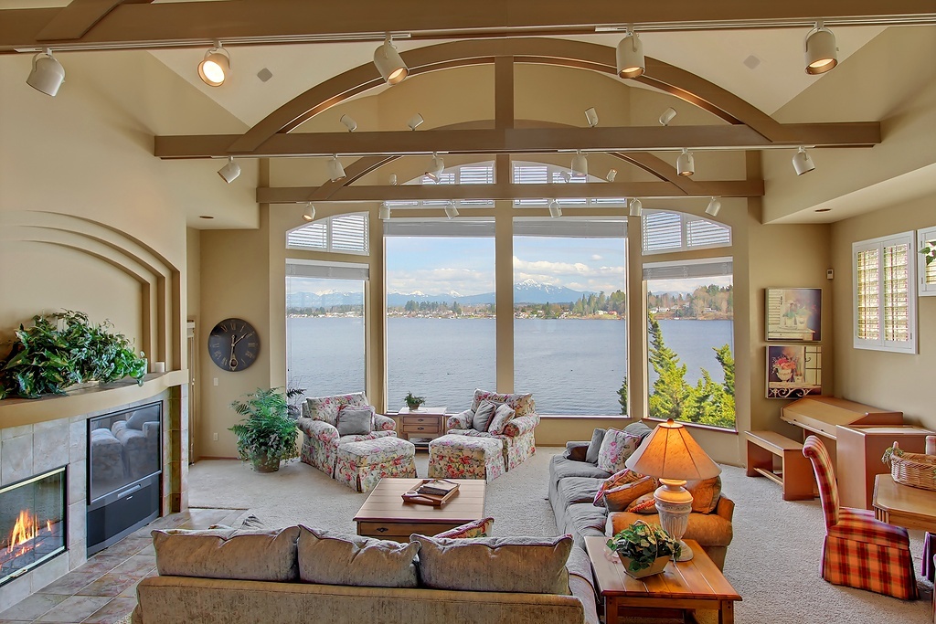 Property Photo: 207 N Davies Rd WA 98258