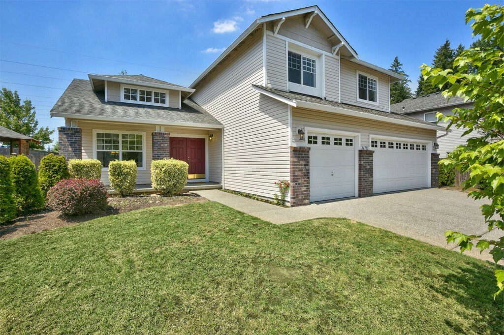 Property Photo: 14112 50th Ave SE WA 98208