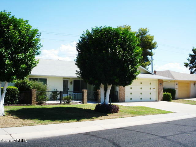 Property Photo: 10829 W Caron Drive AZ 85351