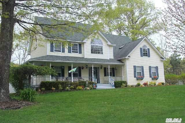 Property Photo:  9 Cheryl Drive  NY 11786 