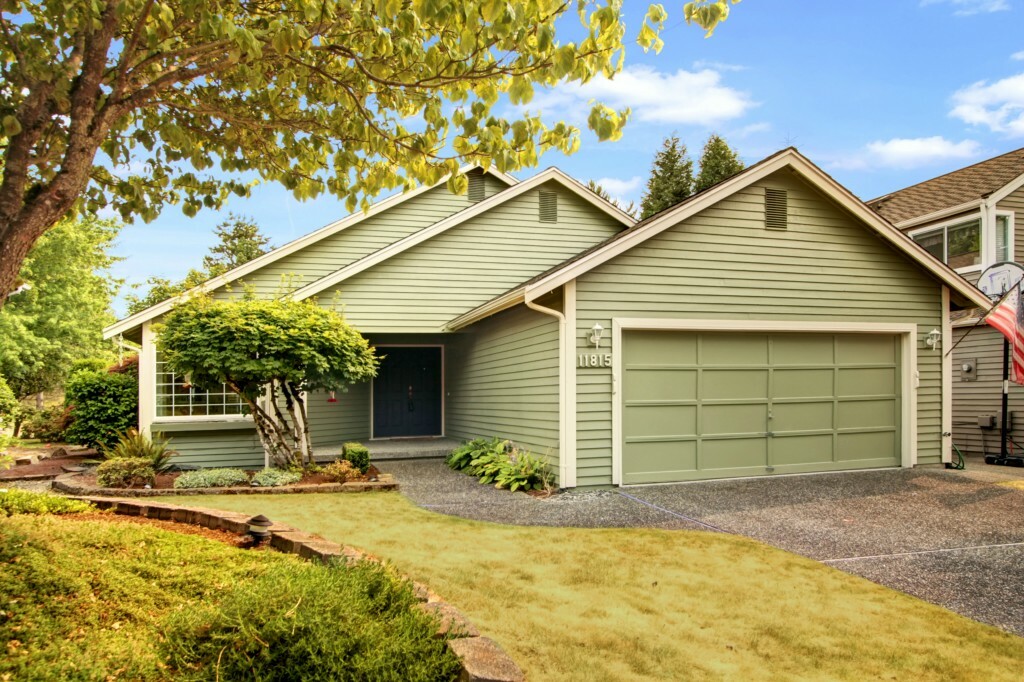 Property Photo:  11815 NE 167th St  WA 98011 