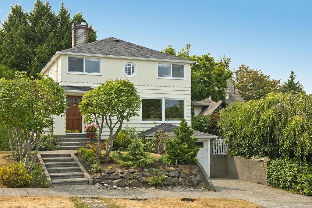 Property Photo:  1725 41st Ave SW  WA 98116 