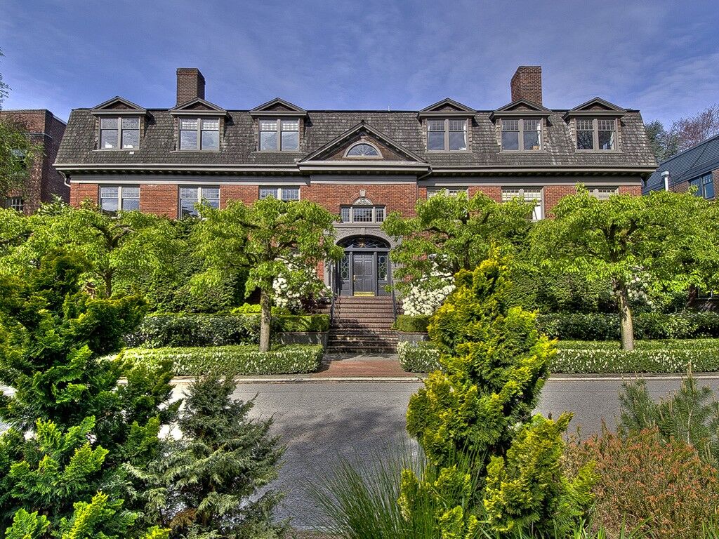 Property Photo:  941 11th Avenue E 1  WA 98102 