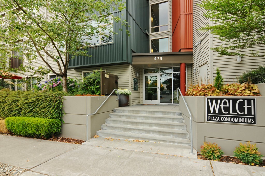 Property Photo: 425 23rd Ave S A108 WA 98144