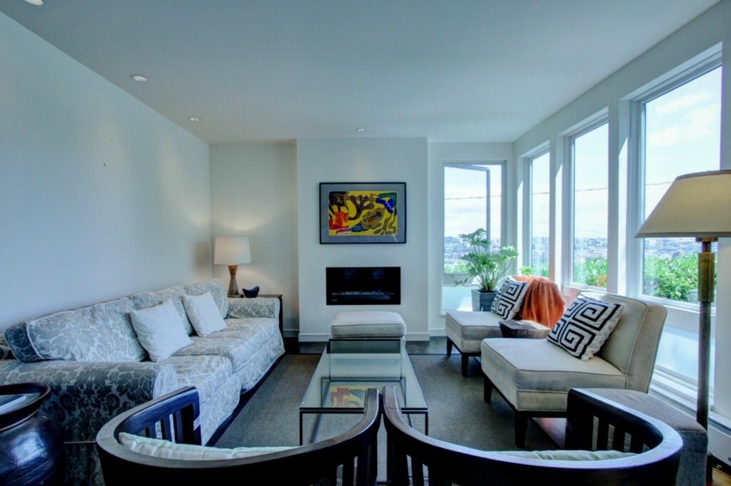 Property Photo: 410 Highland Dr WA 98109