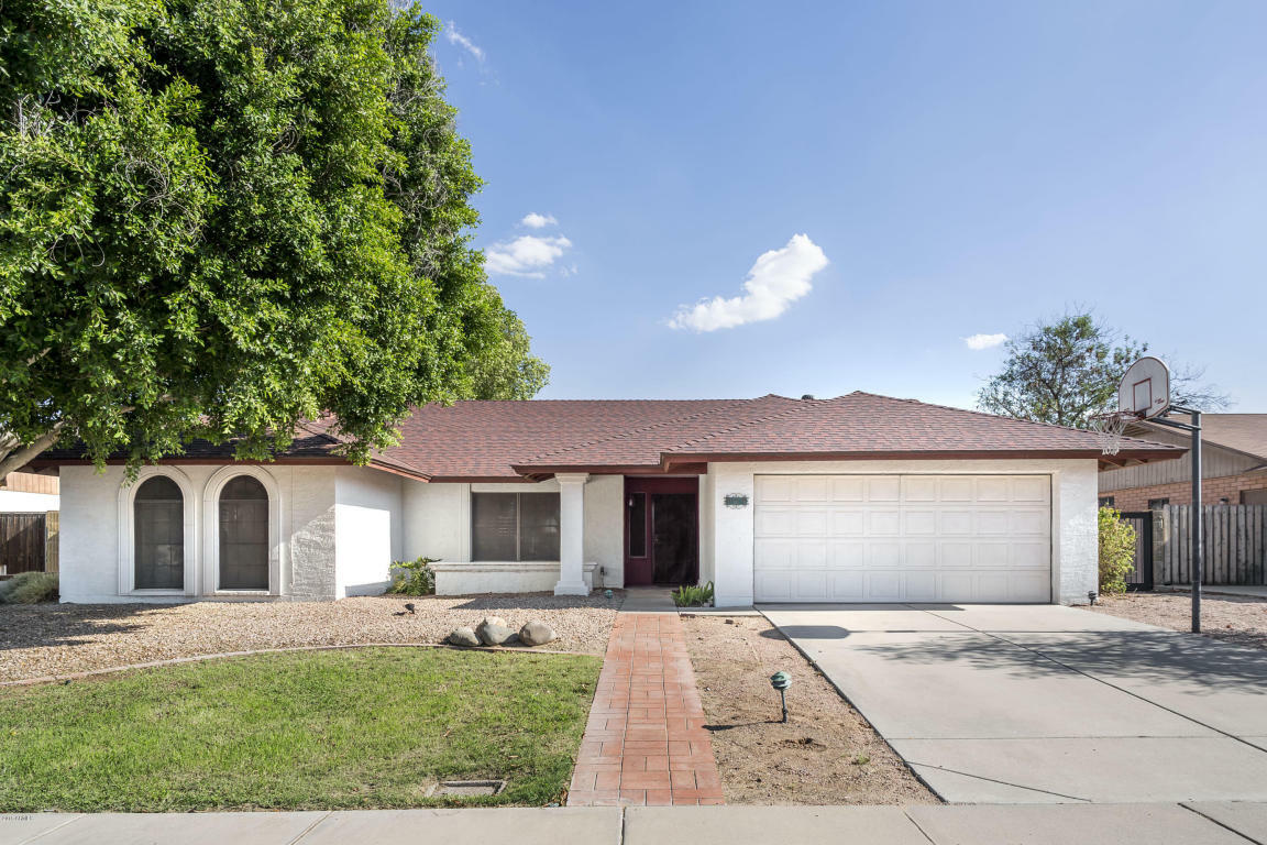 Property Photo:  909 W Lodge Drive  AZ 85283 